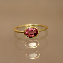 East West Oval Stacker Ring - Hot Pink - Gold