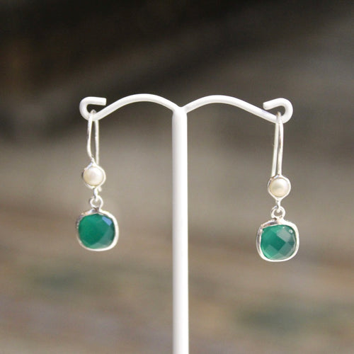Fixed Hook Round Square Earrings - Pearl & Green Onyx - Silver
