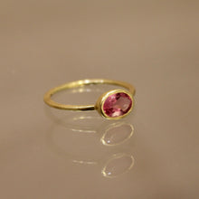 East West Oval Stacker Ring - Hot Pink - Gold