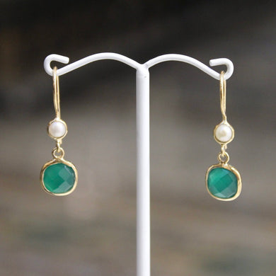 Fixed Hook Round Square Earrings - Pearl & Green Onyx - Gold