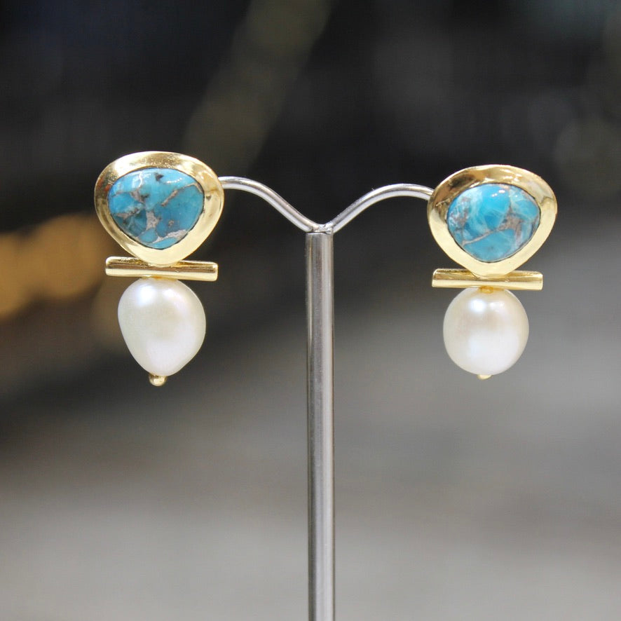 Pearl Bar Studs - Turquoise