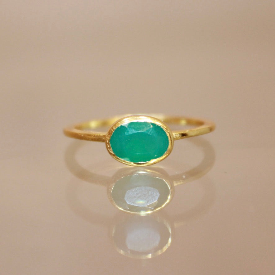 East West Oval Stacker Ring - Green Onyx - Gold